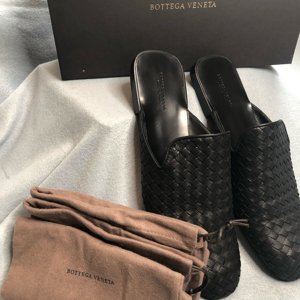 Authentic Bottega Veneta Men’s Mules